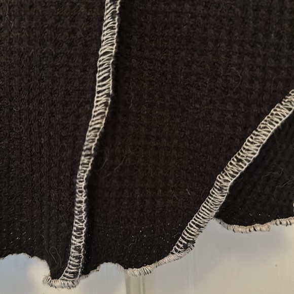 NWT Urban Outfitters Black Motif waffle cropped shirt - Picture 8 of 8